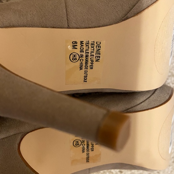 Jelly Pop Suede Beige Neutral 4 in Heels Size 6 - Picture 3 of 4